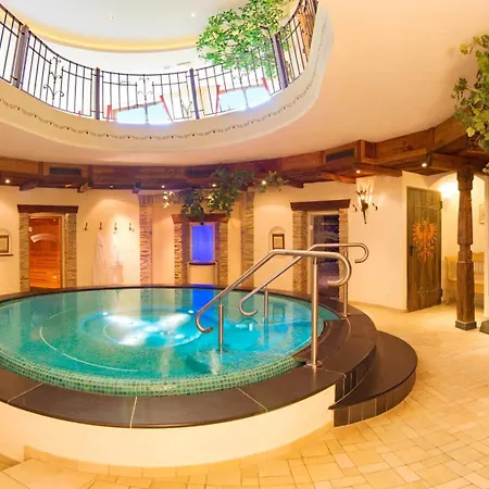 Hotel Alpenhotel Tirolerhof 4*