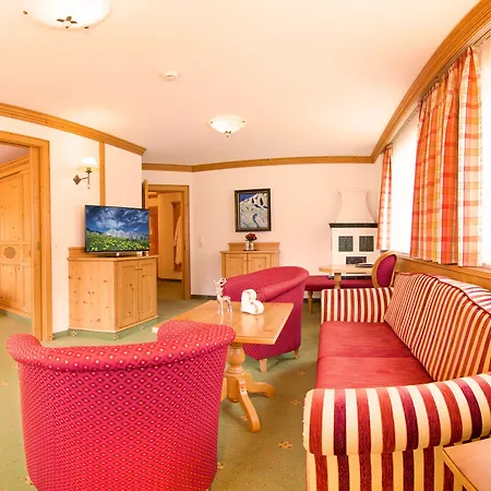 מלון Alpenhotel Tirolerhof ניוסטיפט אים סטובאיטל