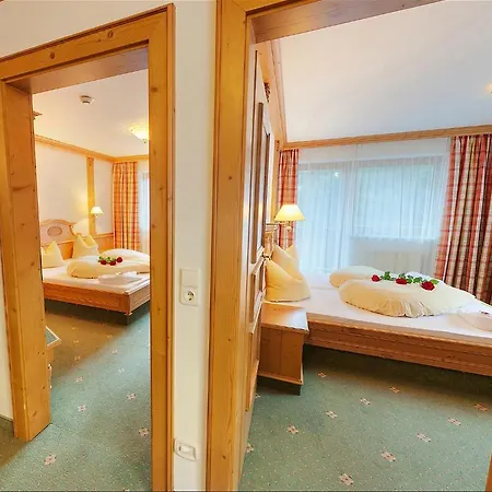 Alpenhotel Tirolerhof Hotel 4*