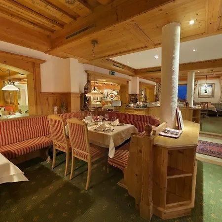 Alpenhotel Tirolerhof Hotel 4*