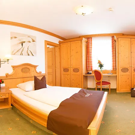 Alpenhotel Tirolerhof Hotel 4*