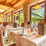 Alpenhotel Tirolerhof 호텔 4*